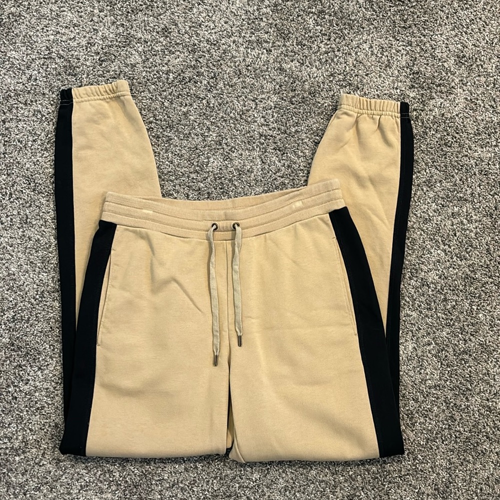 Lauren. S. Like new. Jogger paints with pockets.